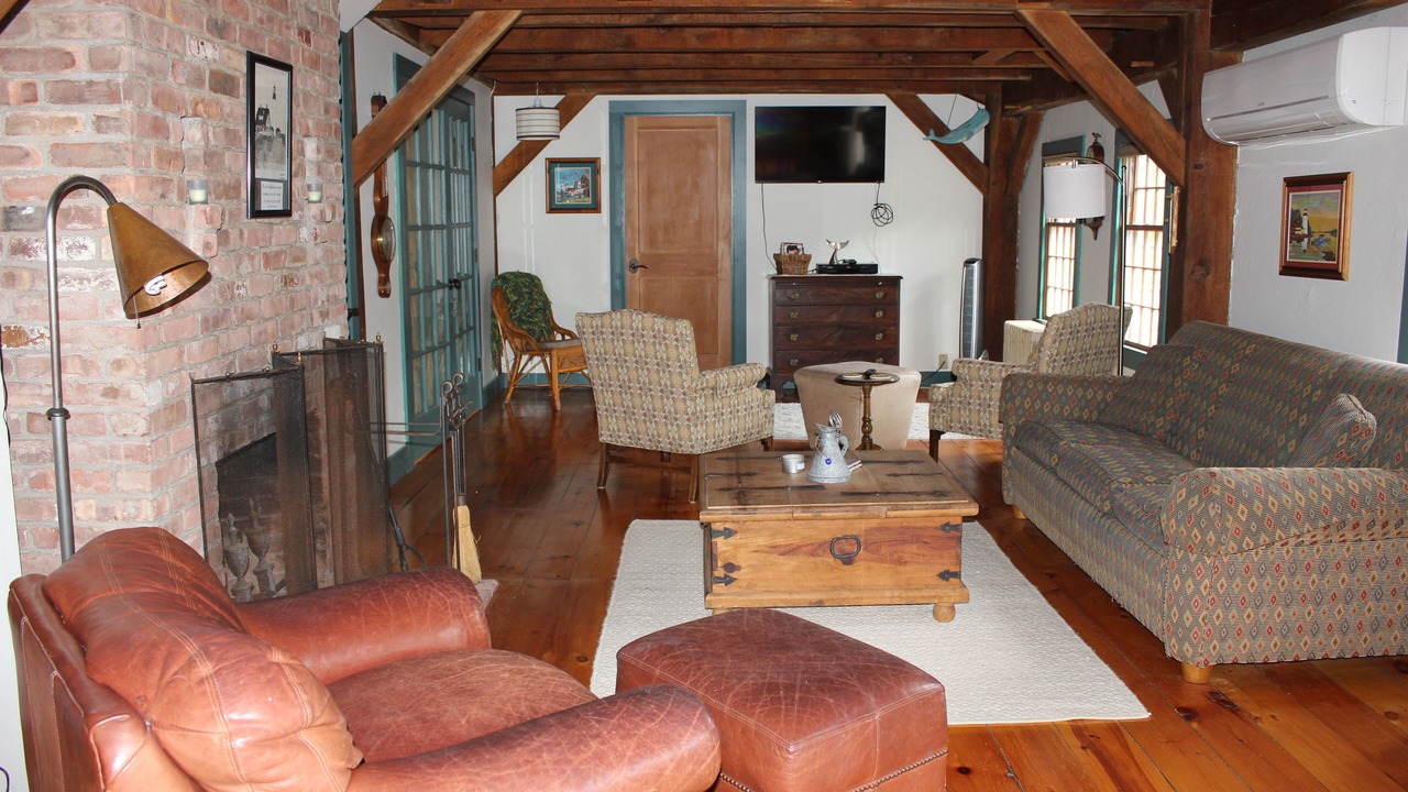 Photo of Livingroom in Aquinnah