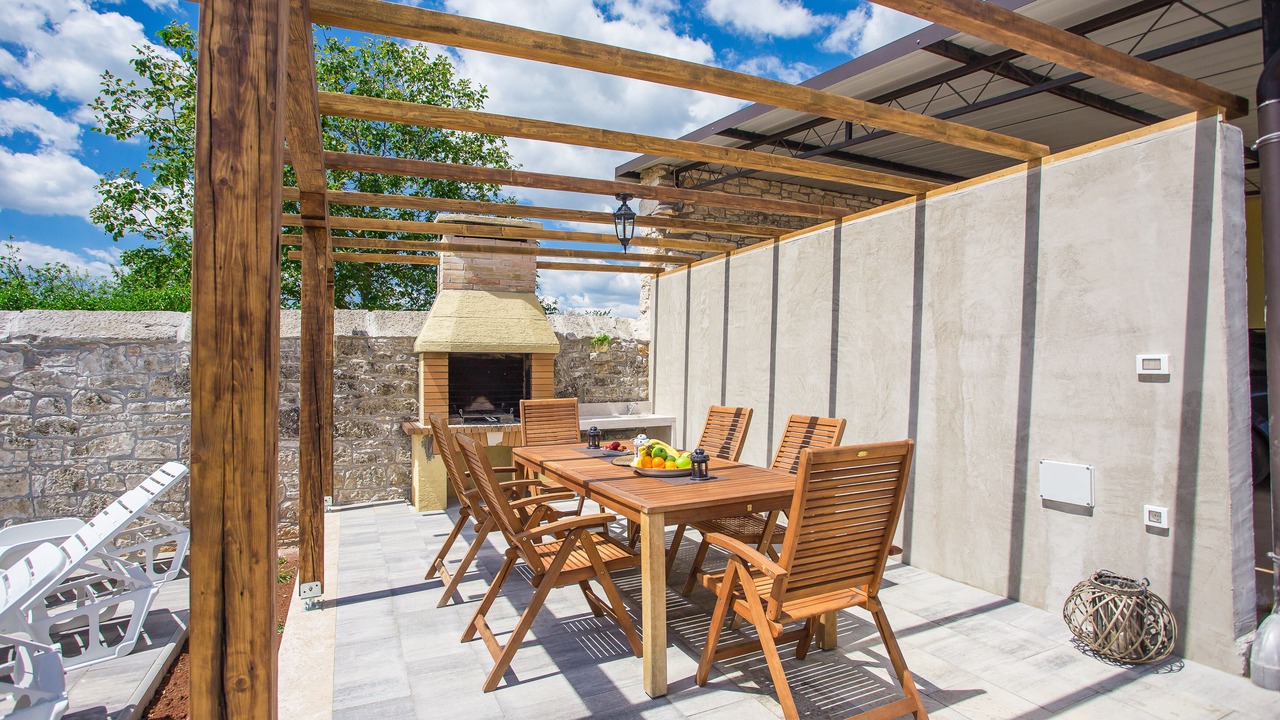 Photo of Outdoor in Tinjan