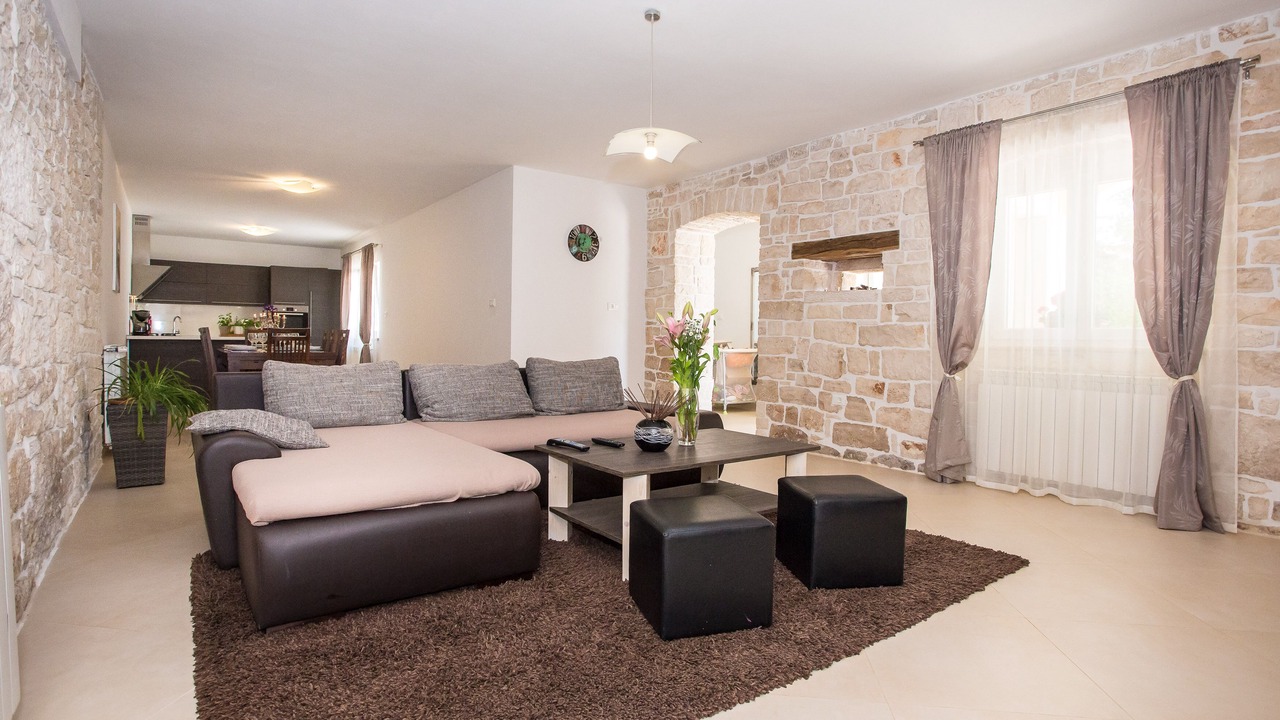 Photo of Livingroom in Tinjan