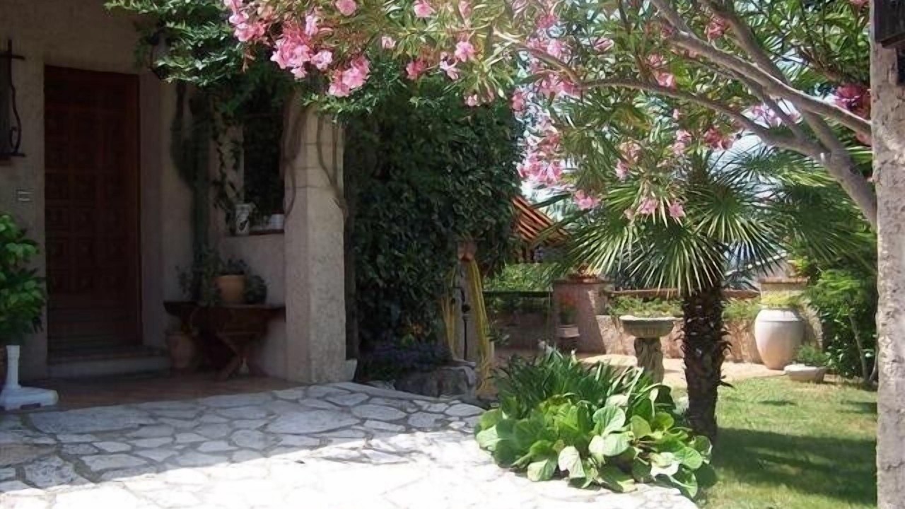 Photo of Outdoor in Montaleigne