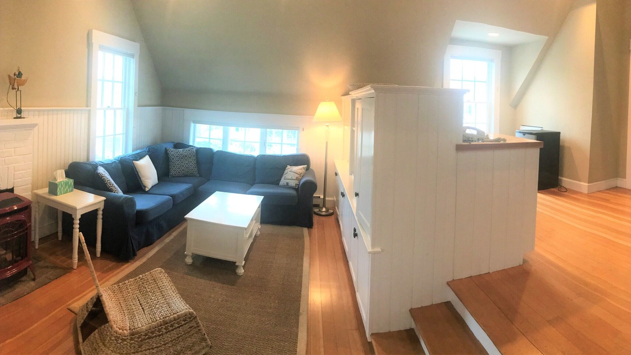 Photo of Livingroom in Truro