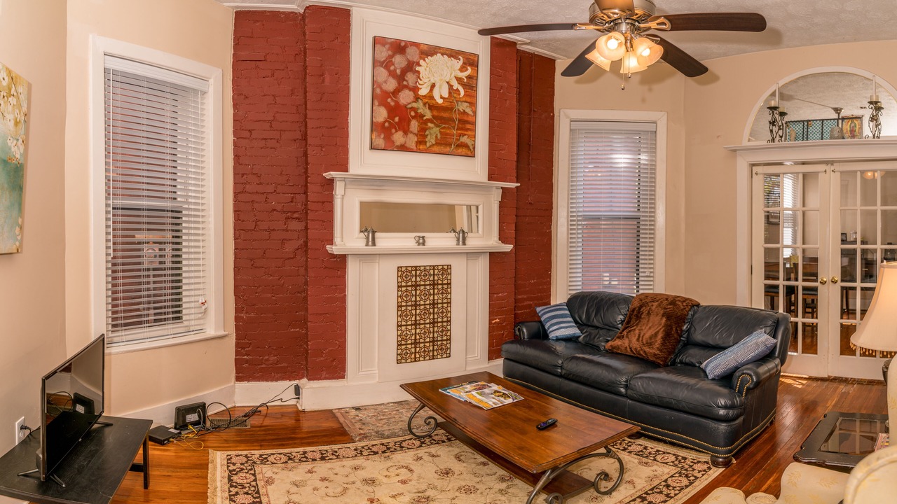 Photo of Livingroom in Old Louisville