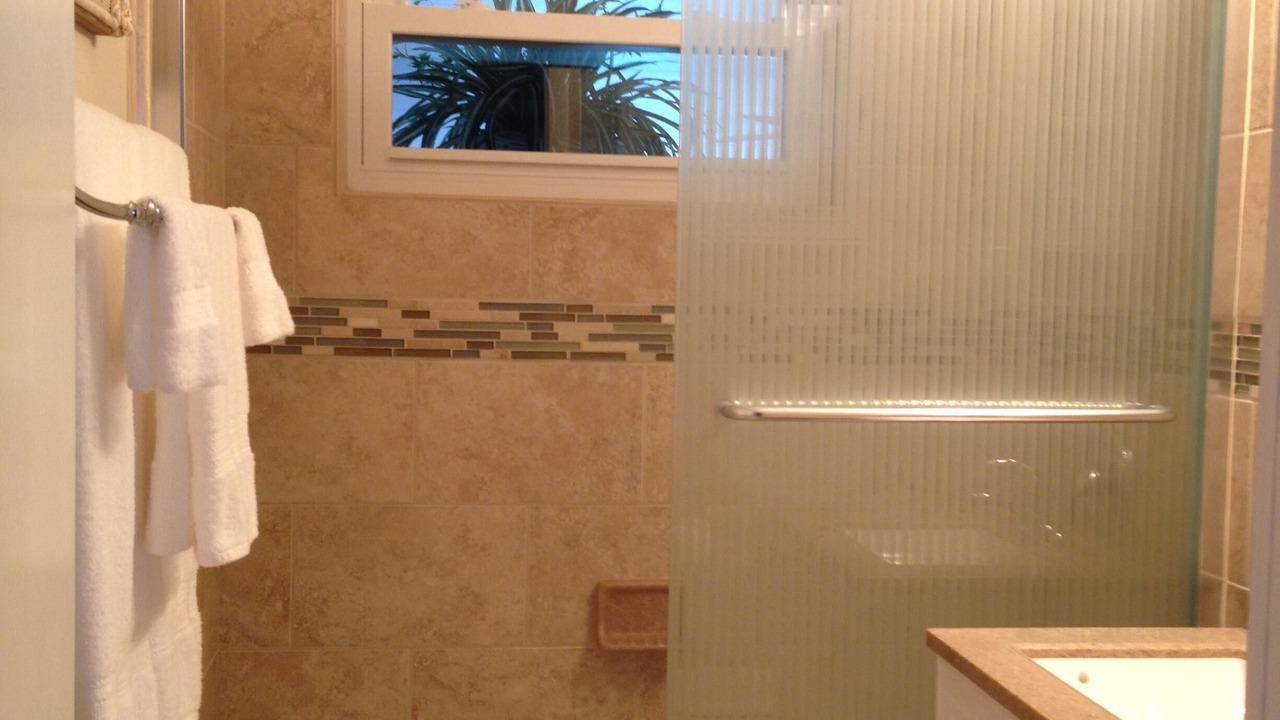 Photo of Bathroom in Mid Island