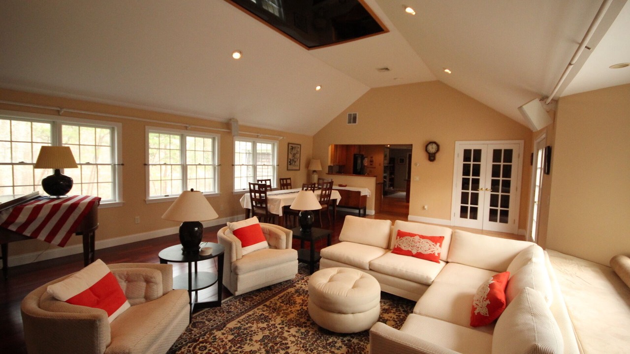 Photo of Livingroom in Brewster