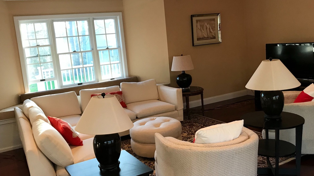 Photo of Livingroom in Brewster