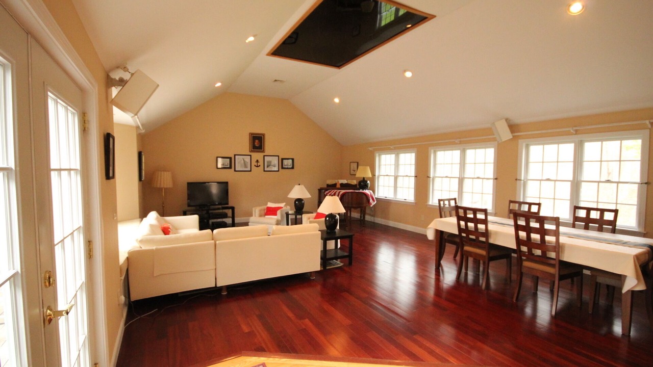 Photo of Livingroom in Brewster