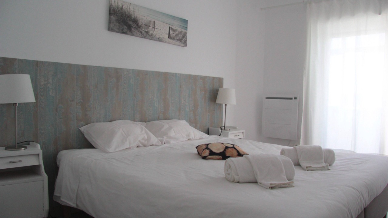 Photo of Bedroom in Costa de Caparica