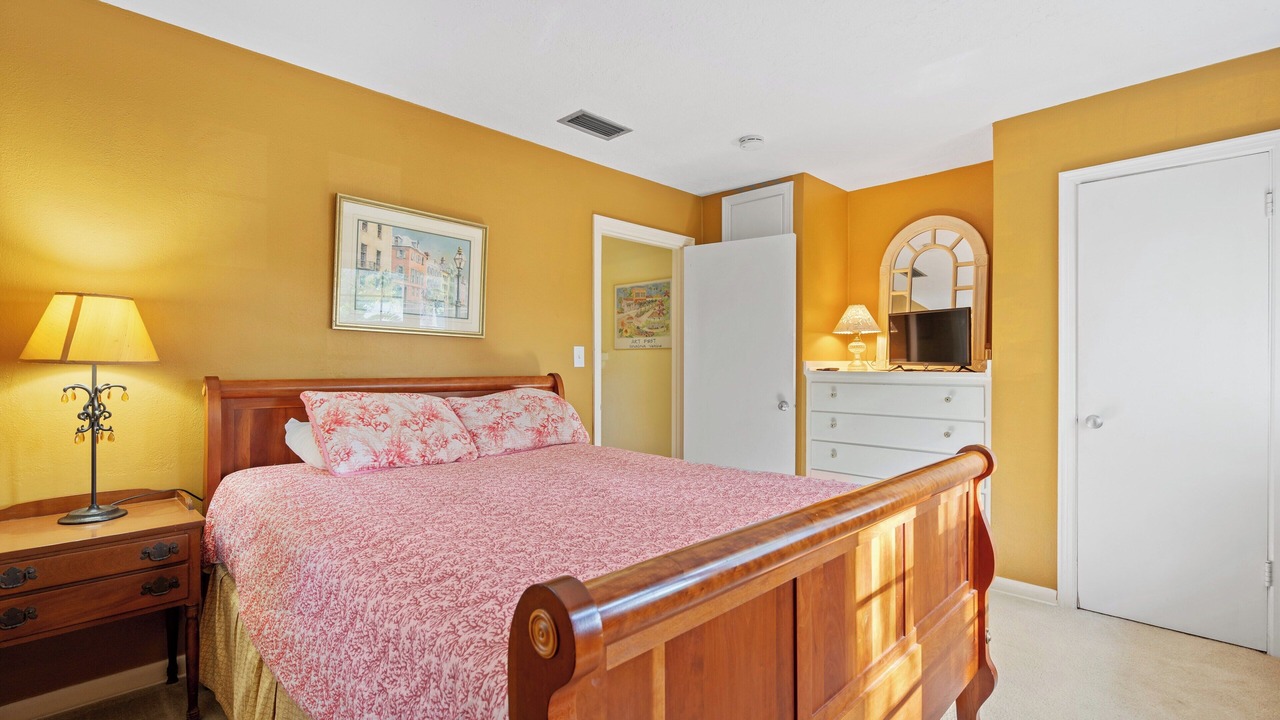 Photo of Bedroom in Bay Isle