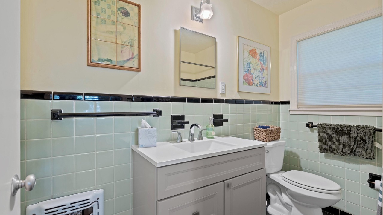 Photo of Bathroom in Bay Isle
