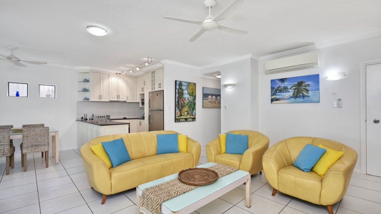 Photo of Livingroom in Trinity Beach
