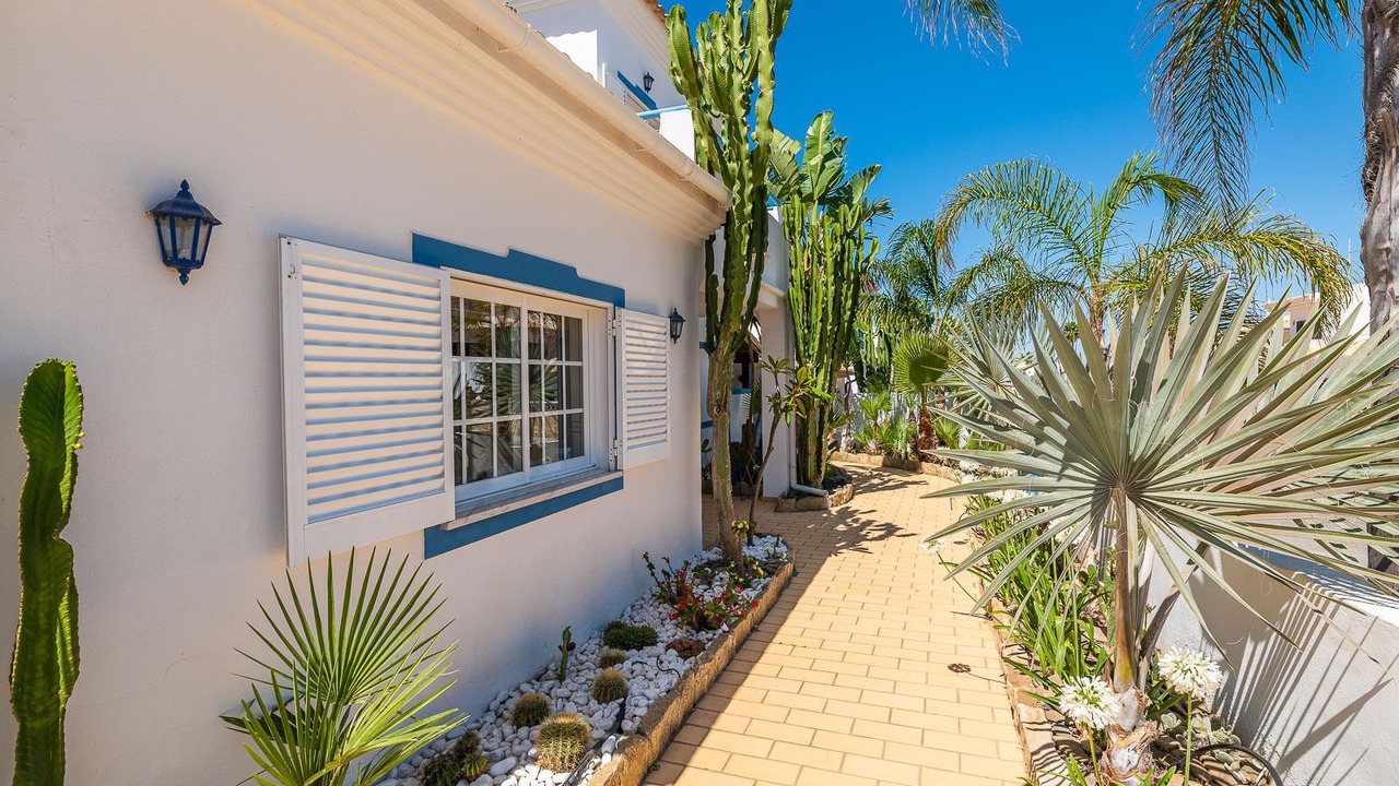Photo of Outdoor in Gale