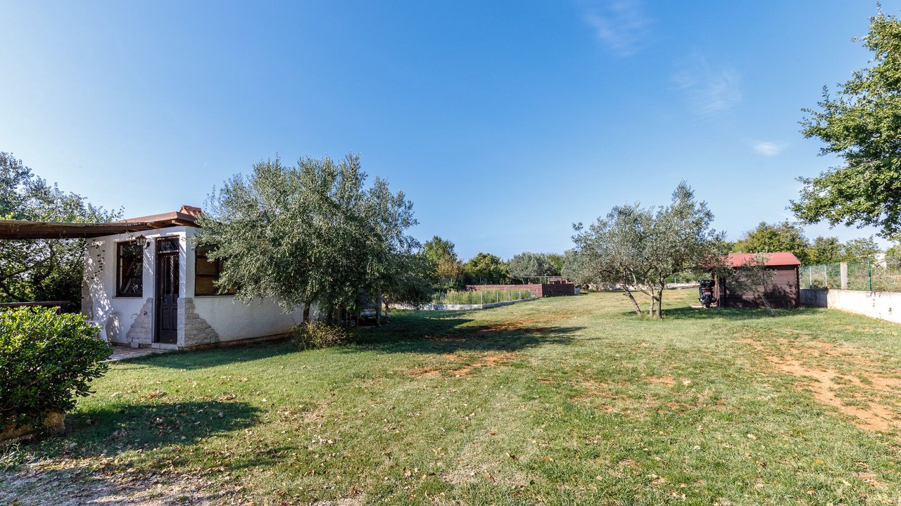 Photo of Outdoor in Peroj