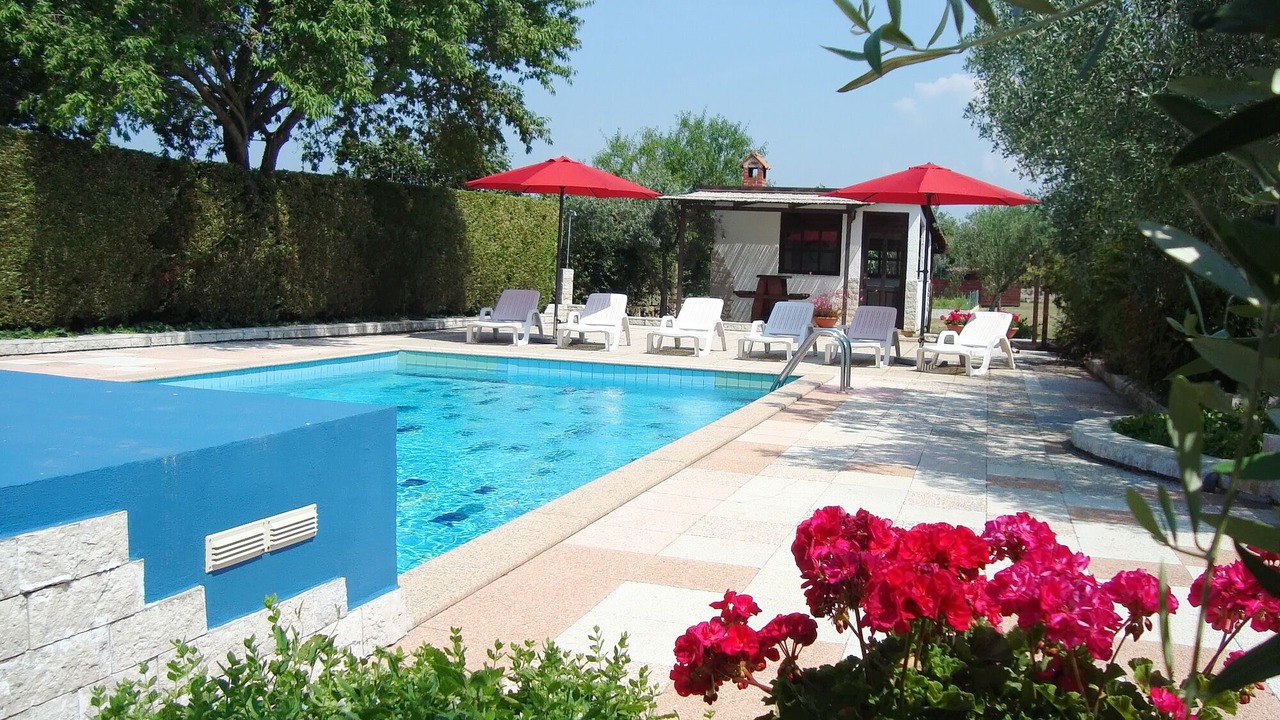 Photo of Outdoor in Peroj