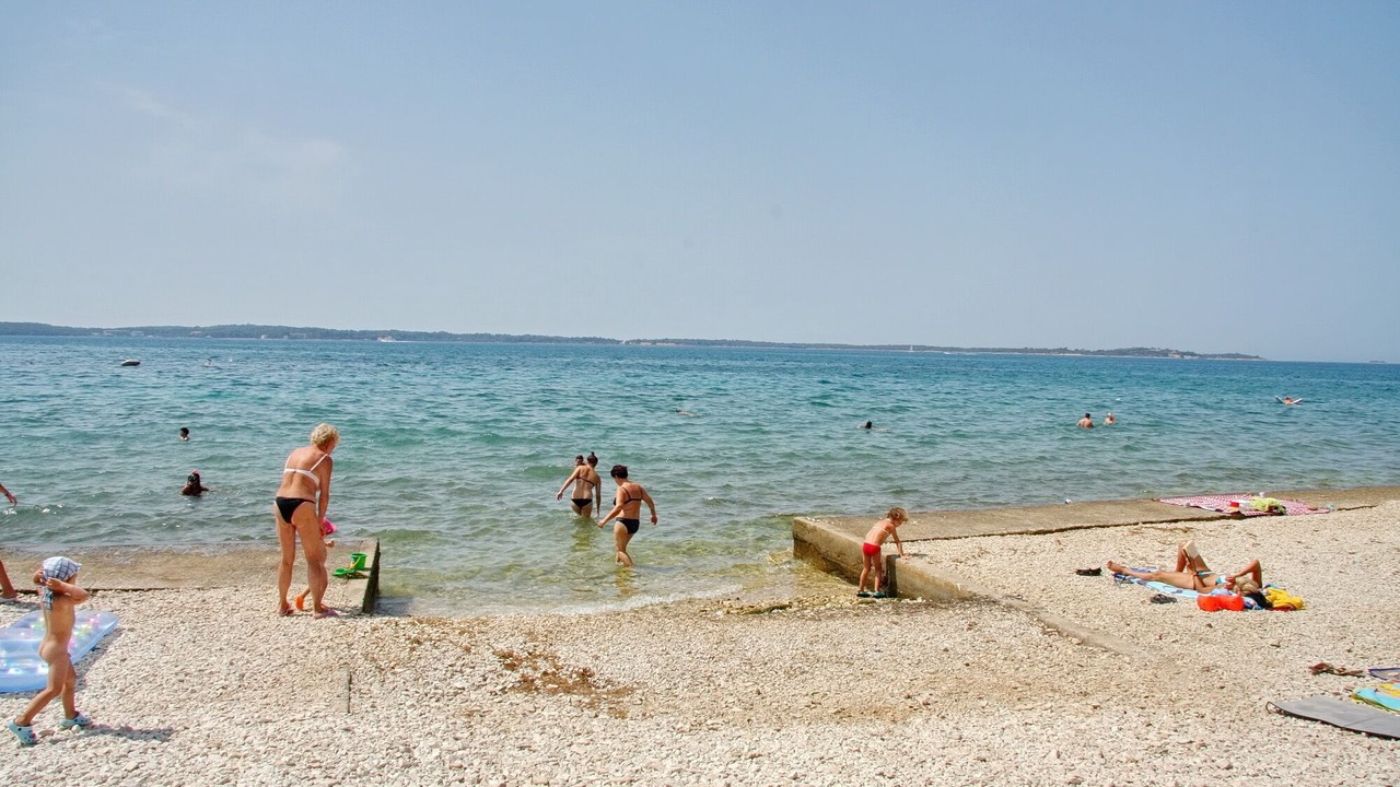 Photo of Others in Peroj