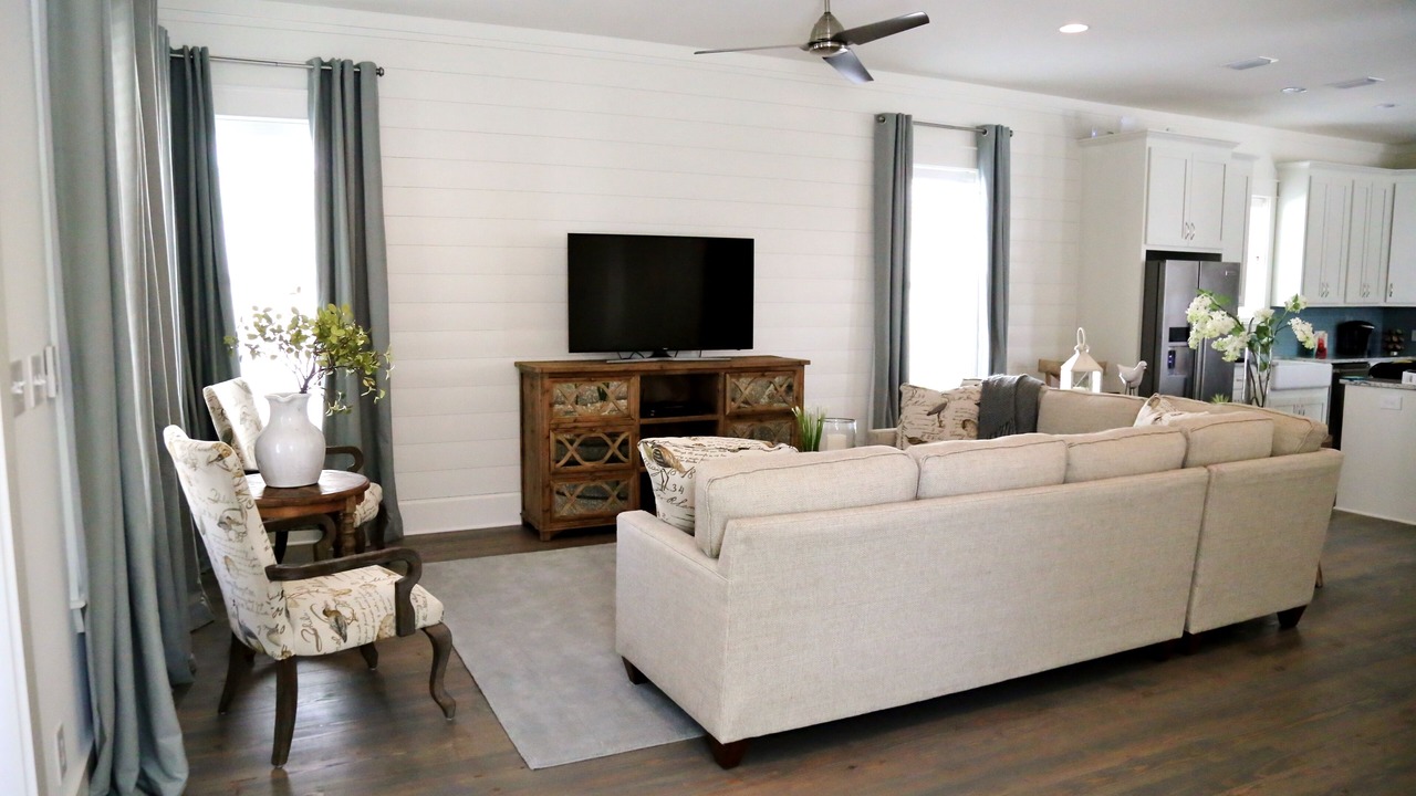 Photo of Livingroom in Greenway Park
