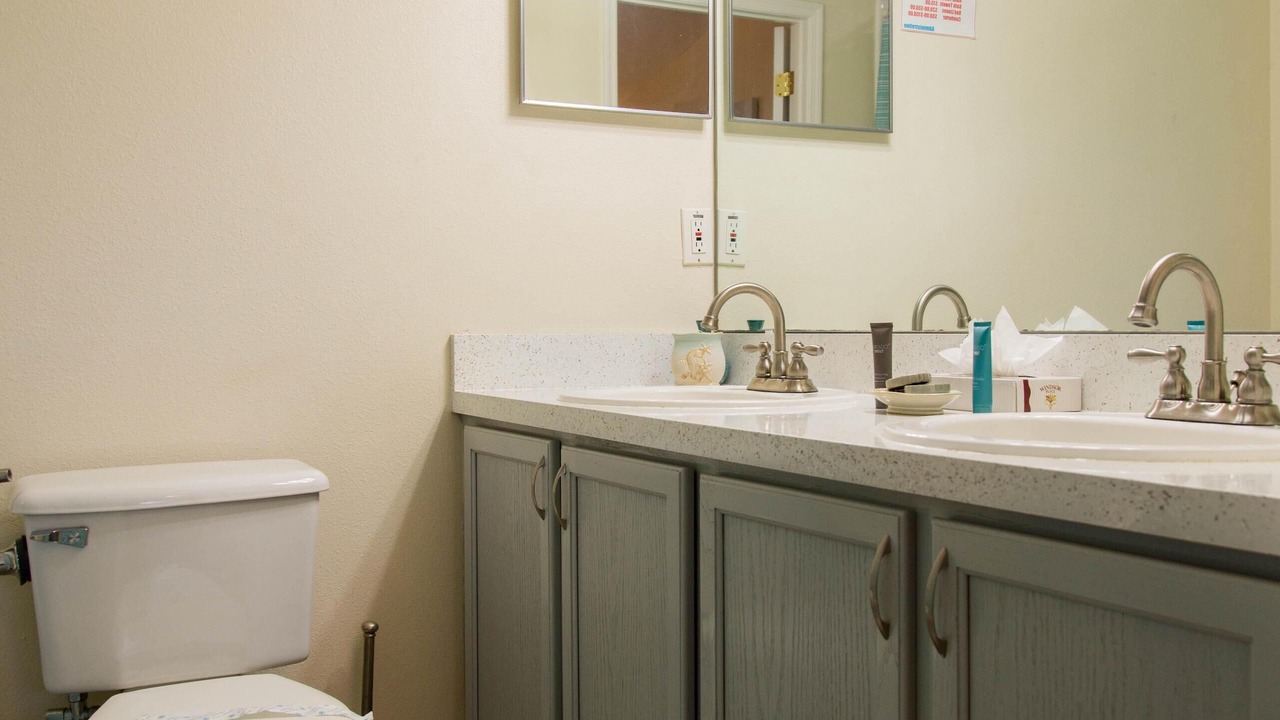 Photo of Bathroom in Eagle Pointe South