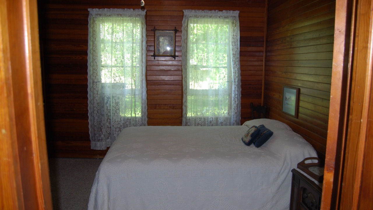 Photo of Bedroom in Thousand Island Park