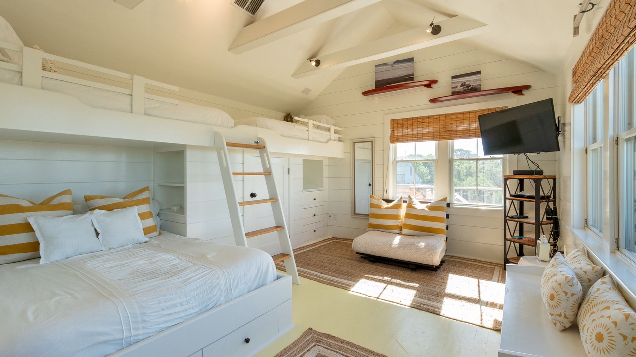 Photo of Bedroom in Madaket