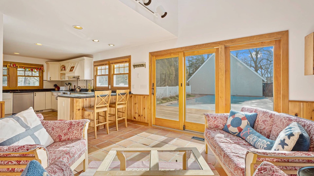 Photo of Livingroom in Quogue