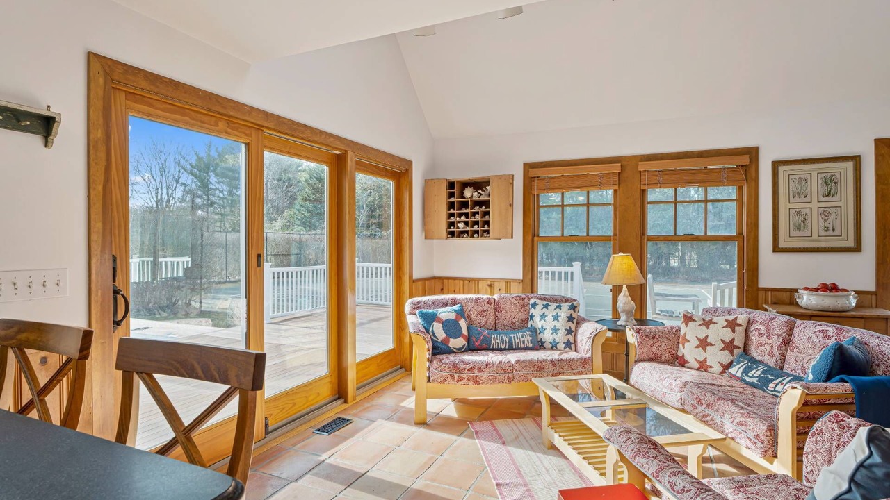 Photo of Livingroom in Quogue