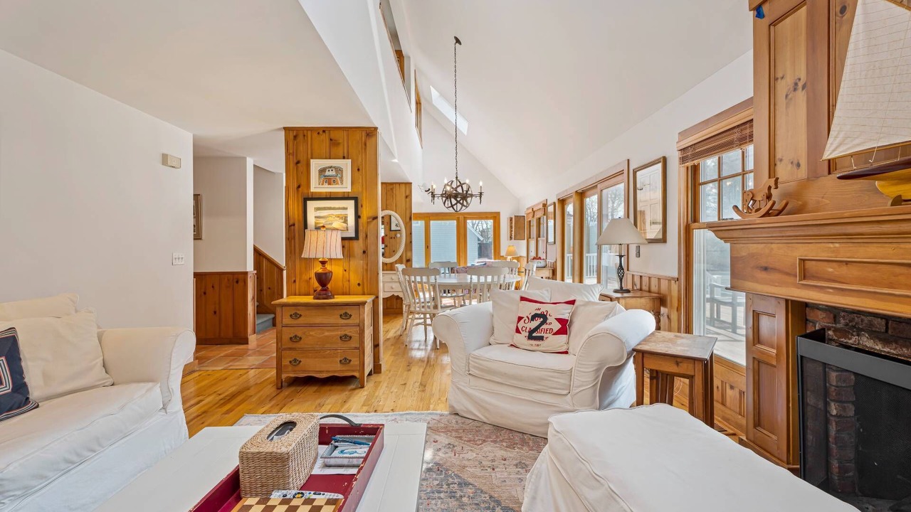 Photo of Livingroom in Quogue