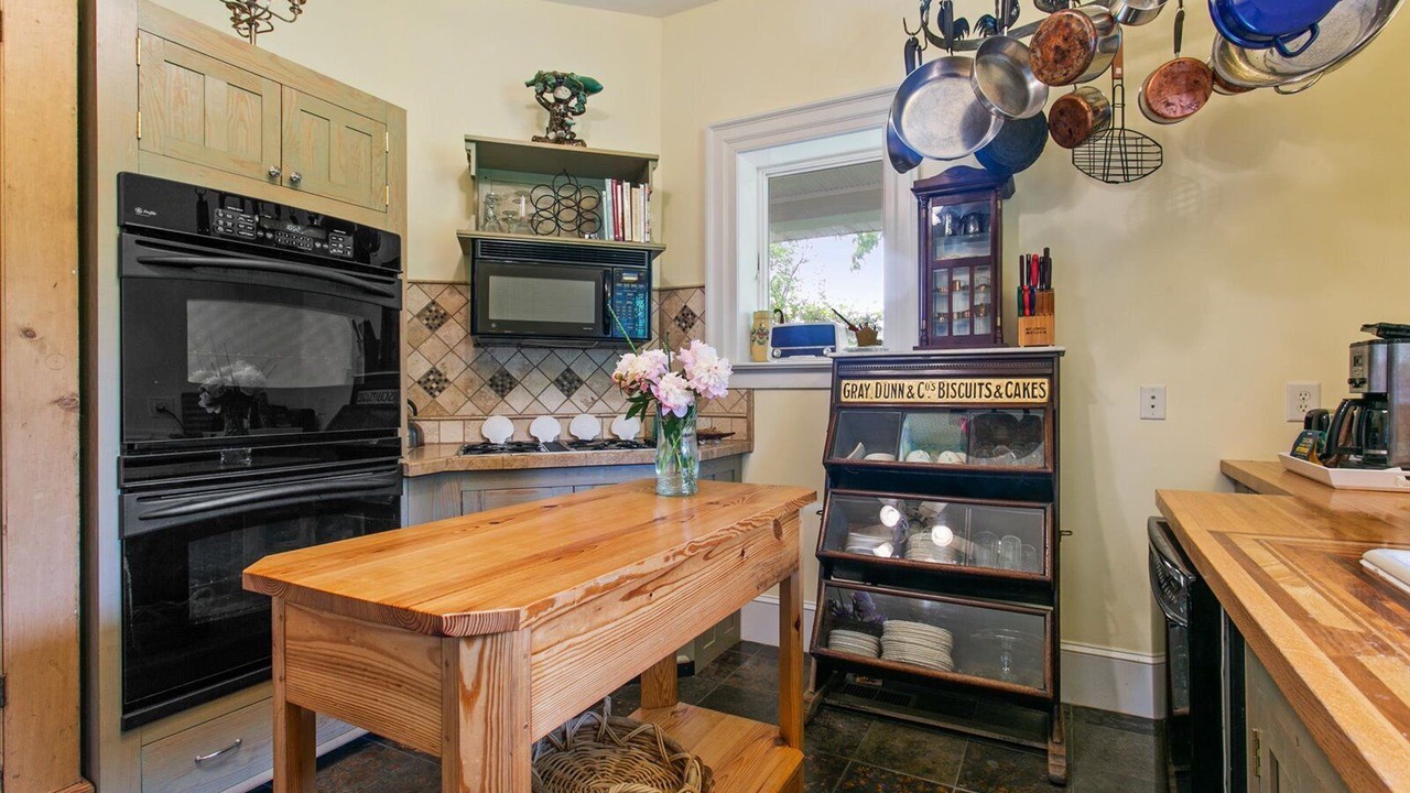 Photo of Kitchen in Claremont