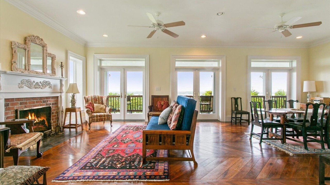 Photo of Livingroom in Claremont
