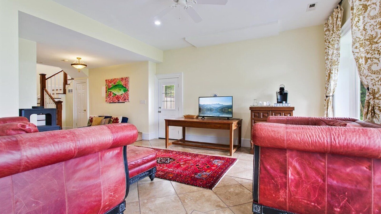 Photo of Livingroom in Claremont