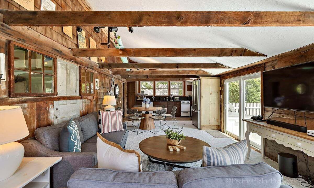 Photo of Livingroom in Chatham