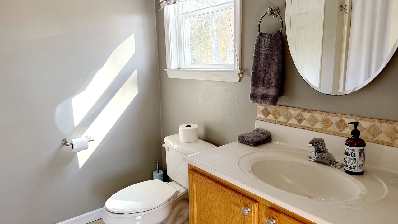 Photo of Bathroom in Cedar Bushes