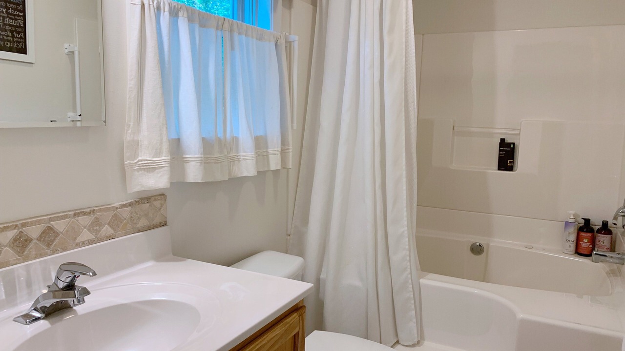 Photo of Bathroom in Cedar Bushes