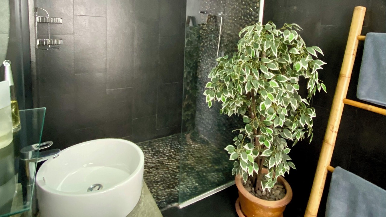 Photo of Bathroom in Hua Thanon