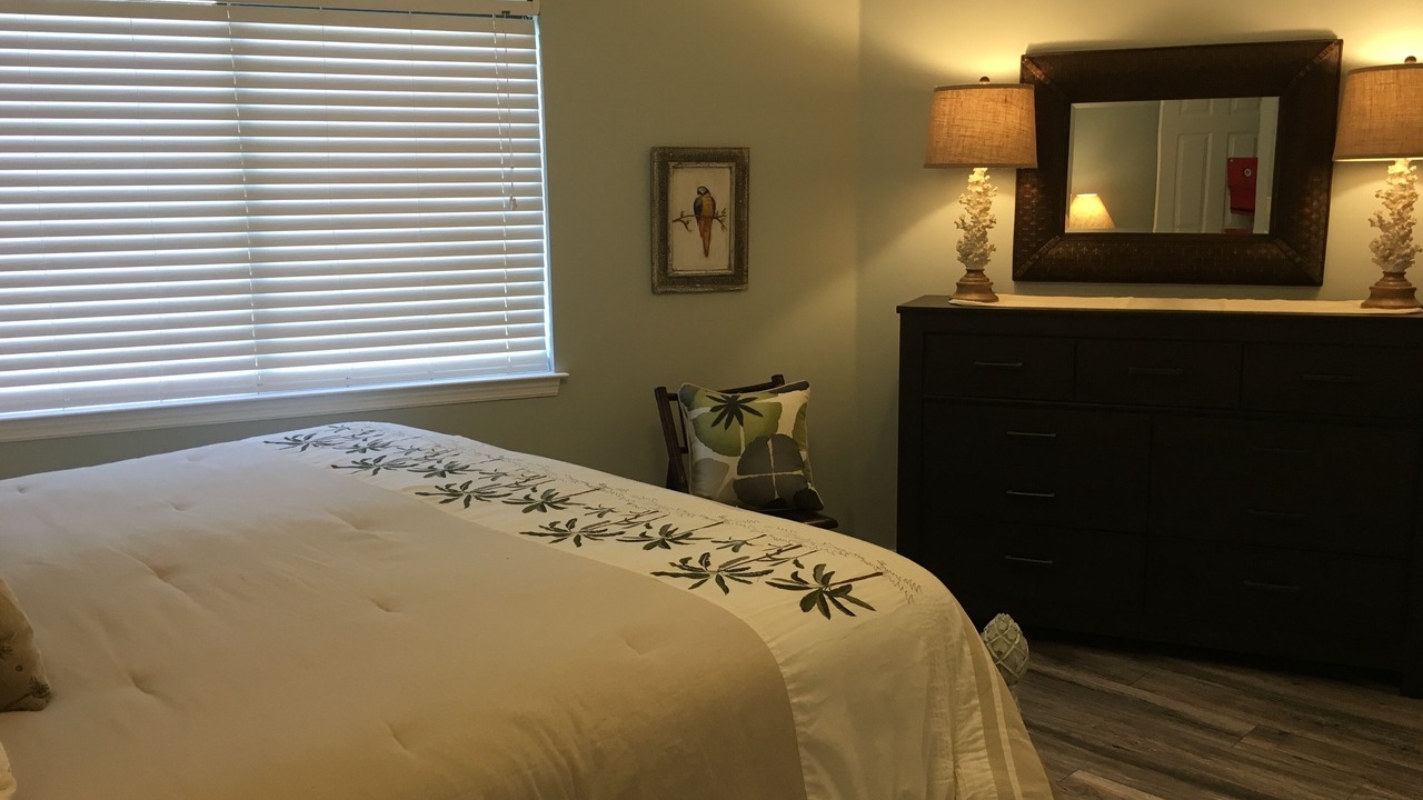 Photo of Bedroom in Miramar Beach