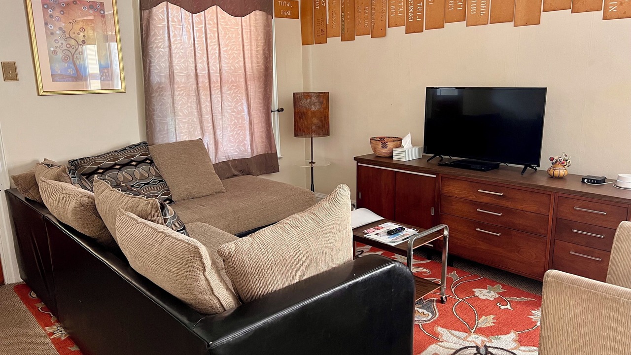 Photo of Livingroom in Downtown Niagara Falls