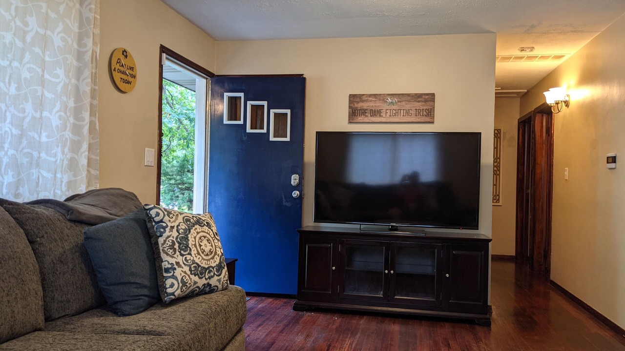 Photo of Livingroom in Wooded Estates