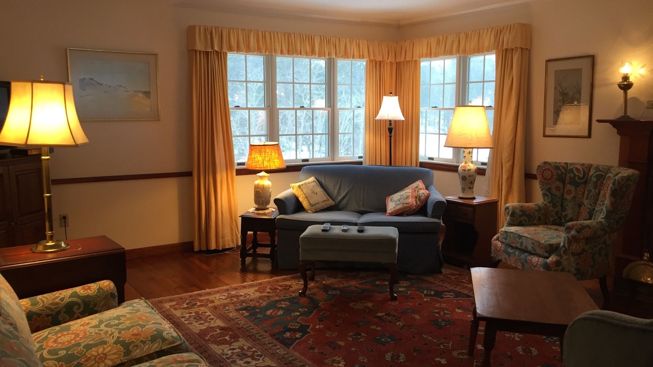 Photo of Livingroom in Truro