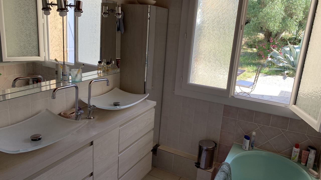 Photo of Bathroom in Le Beausset