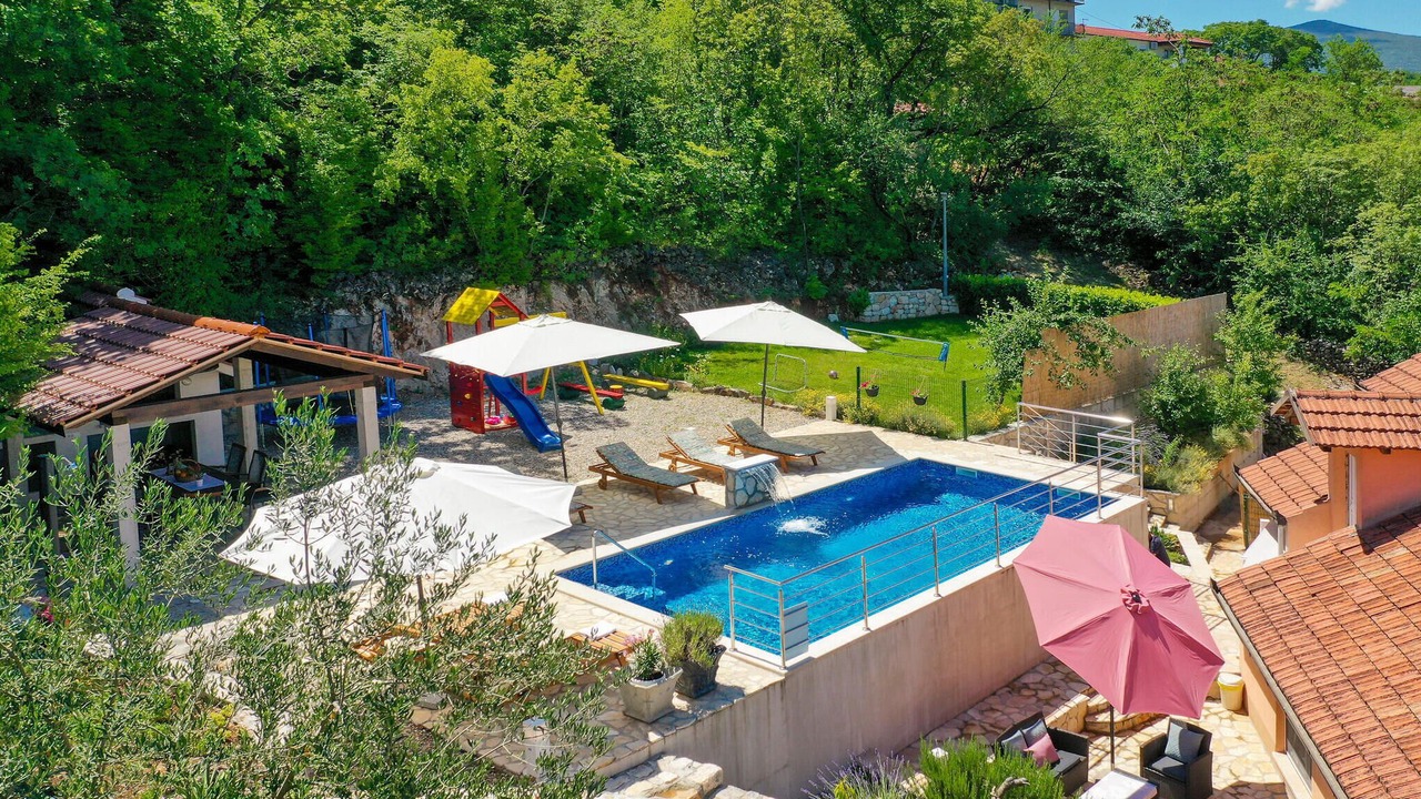 Photo of Outdoor in Grubine