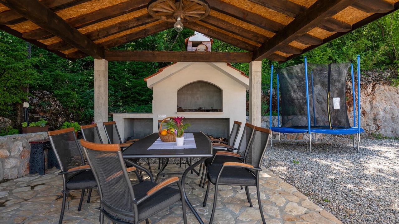 Photo of Patio Balcony in Grubine