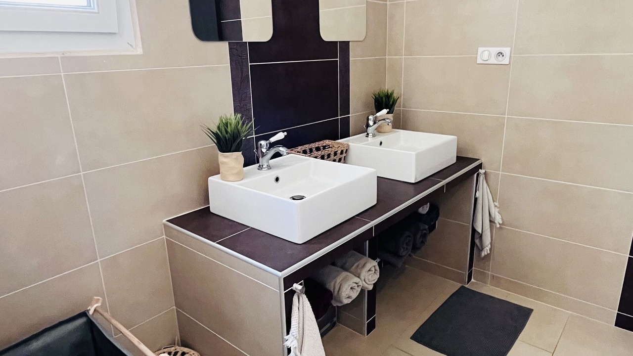 Photo of Bathroom in Montfavet