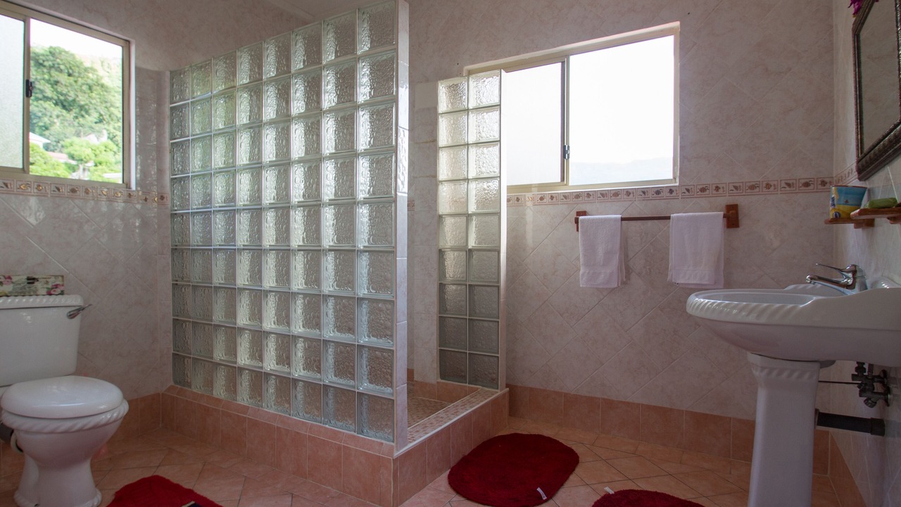 Photo of Bathroom in Mare Anglaise