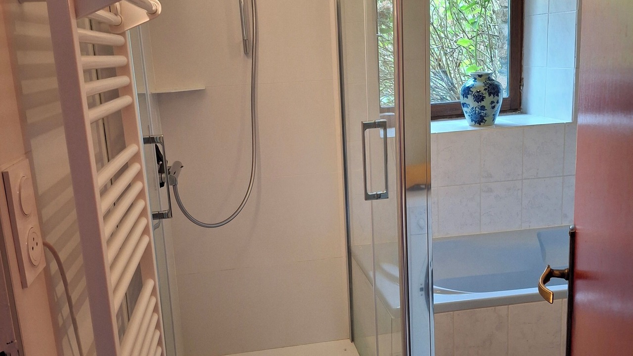 Photo of Bathroom in Hillion