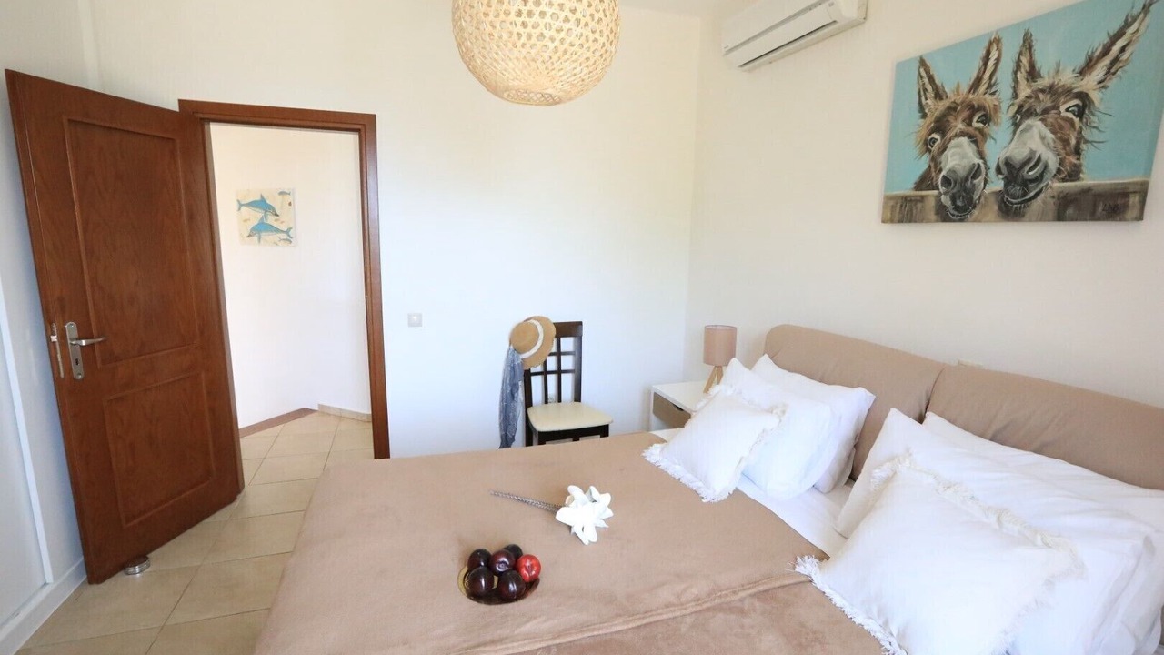 Photo of Bedroom in Monopari
