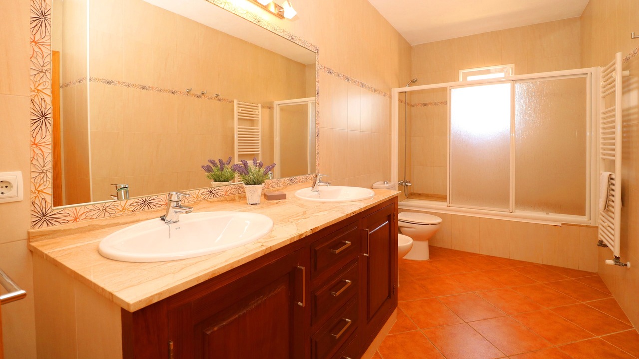 Photo of Bathroom in Campos