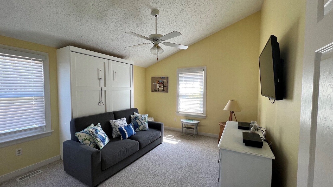 Photo of Livingroom in Gwynn