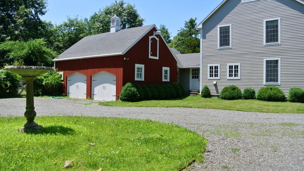 Photo of Others in Hollowville