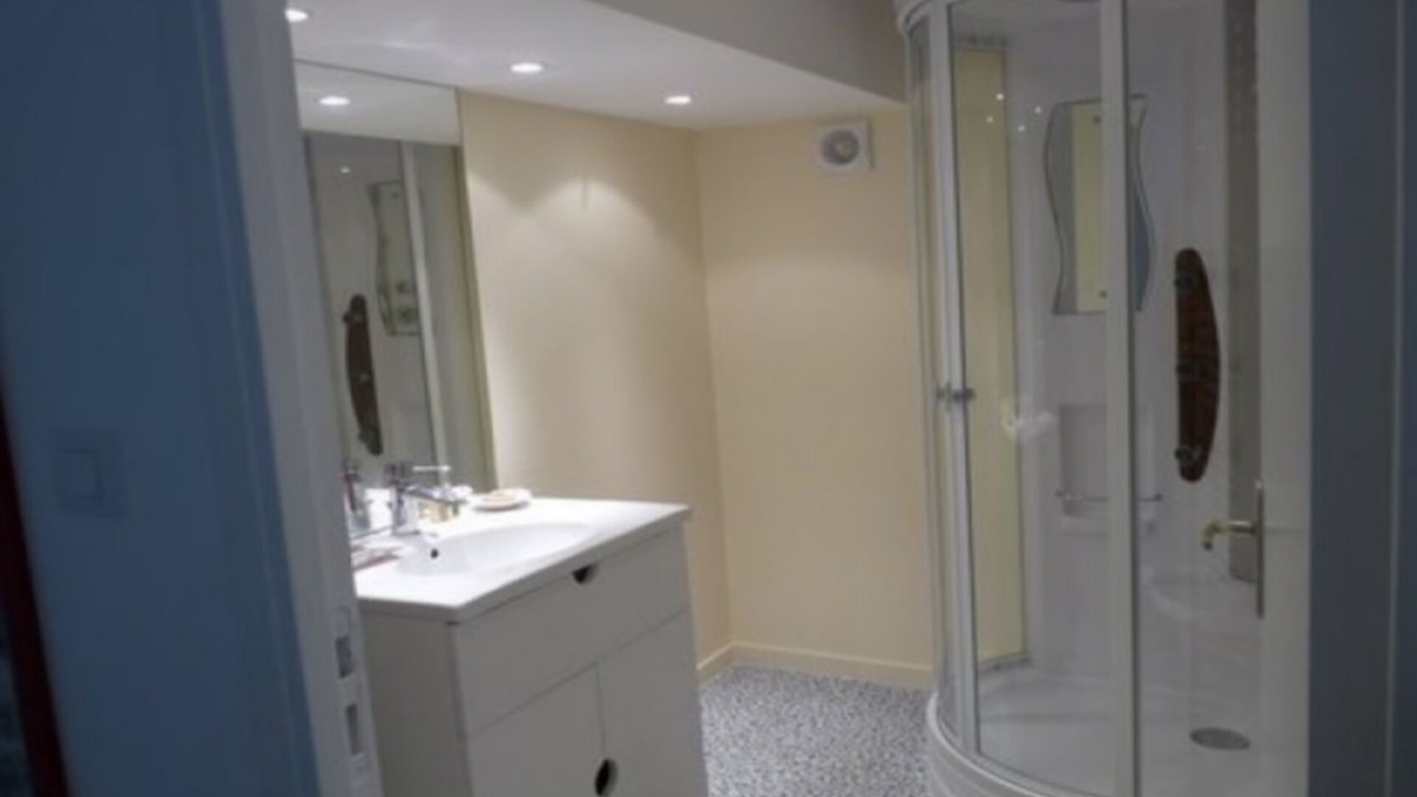 Photo of Bathroom in Landunvez