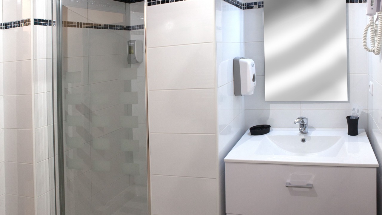 Photo of Bathroom in Quartier du Port