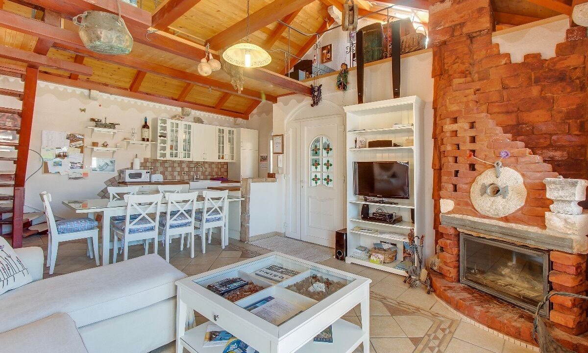 Photo of Livingroom in Cove Murtar