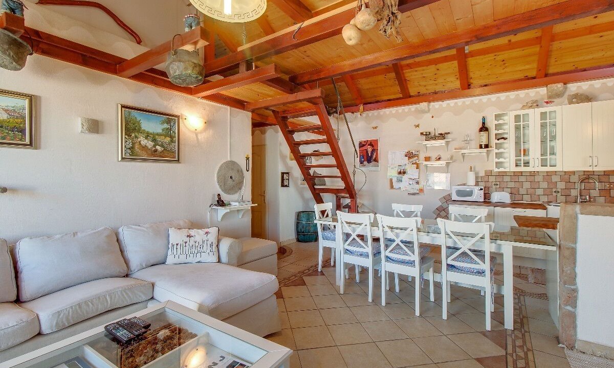 Photo of Livingroom in Cove Murtar